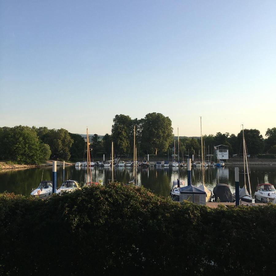 Schmuckkaestle Am Hafen Wiesbaden Exterior foto
