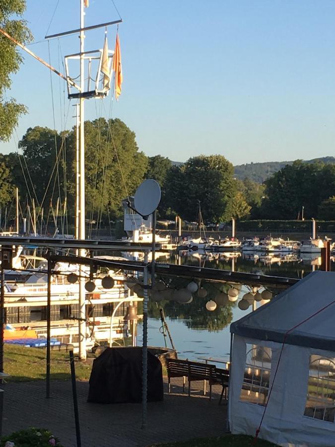 Schmuckkaestle Am Hafen Wiesbaden Exterior foto